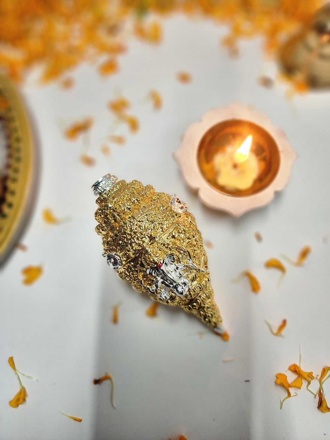 “4.5-Inch Divine Vishnu Shank – Sacred Conch for Spiritual Blessings and Pooja
