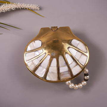 seashell shaped jewelry box