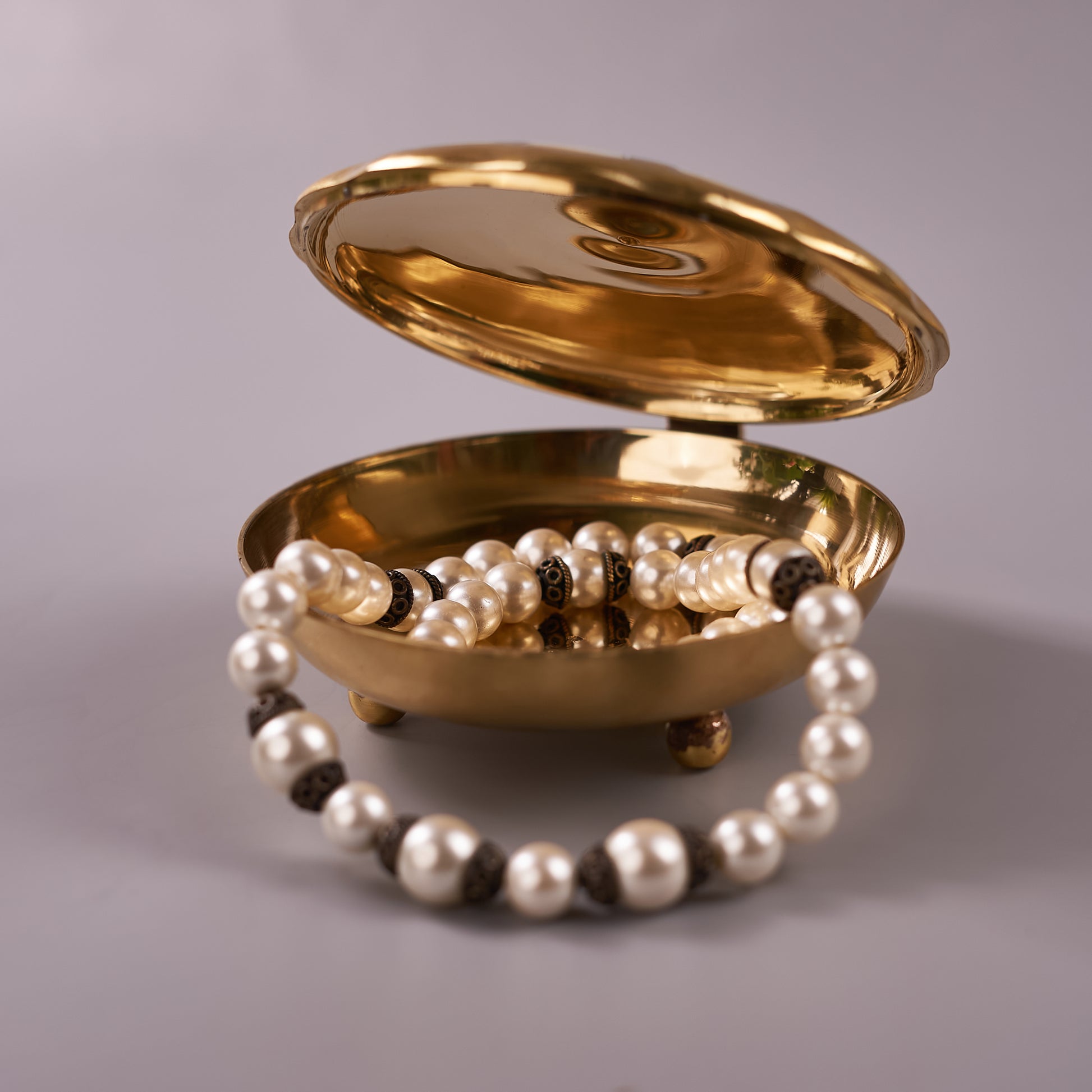 Open Shell Shape Box
