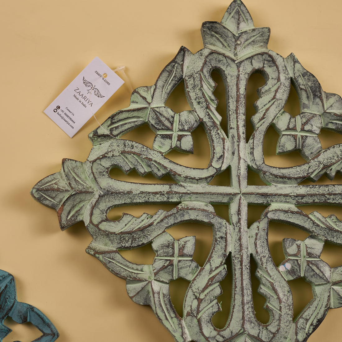 Wooden Carved Trivet in Green Antique Finish - Timeless Elegance and Functionality