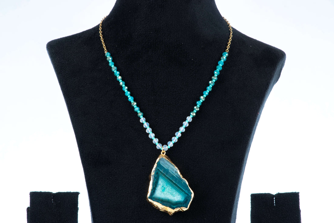 Half beaded blue agate necklace