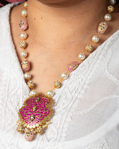 Zaariya Stone Mala Necklace with Intricately Designed Filigree Pendant