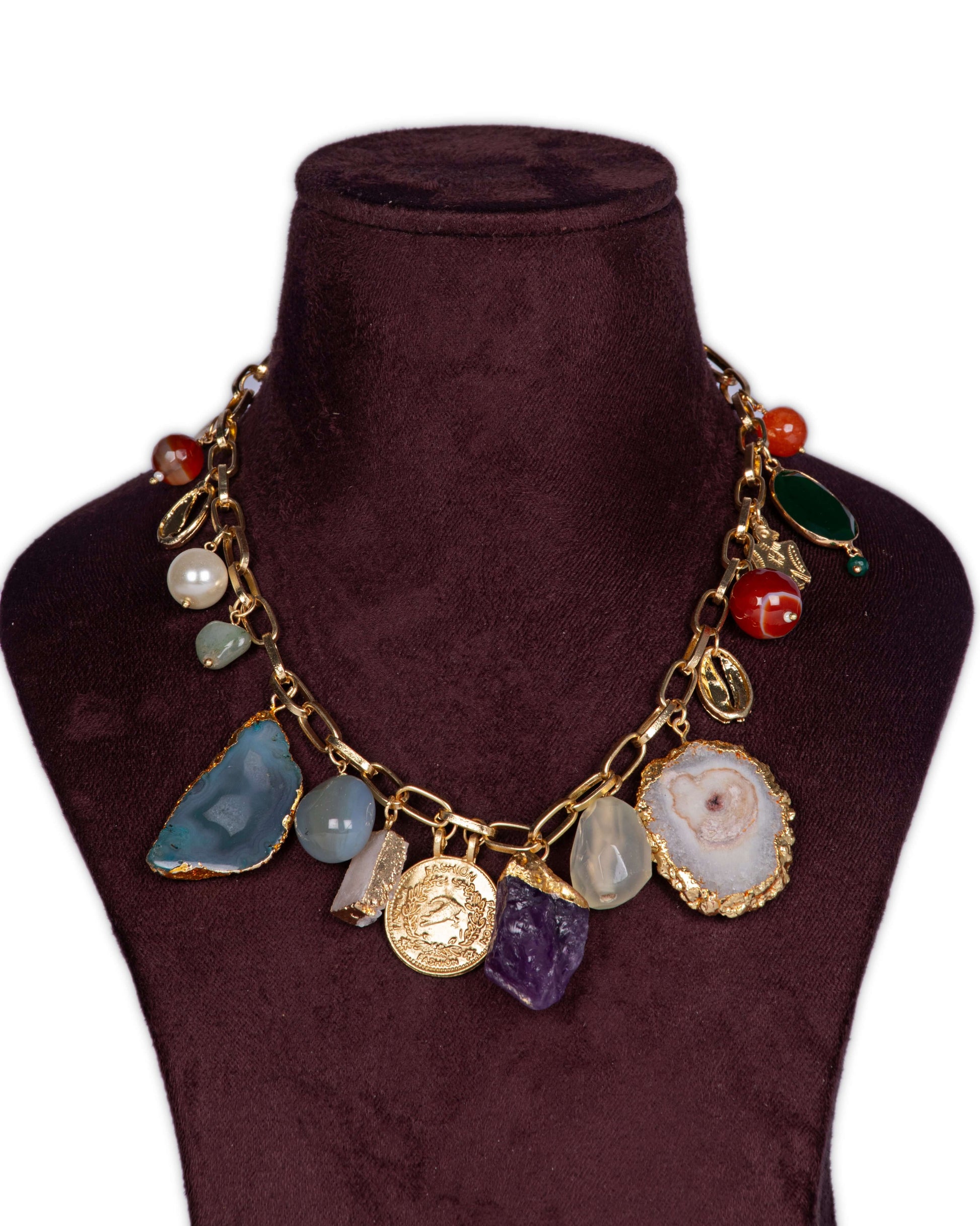 Multi stone pendant on the showpiece