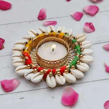 Cowrie Tealight holder with tealight