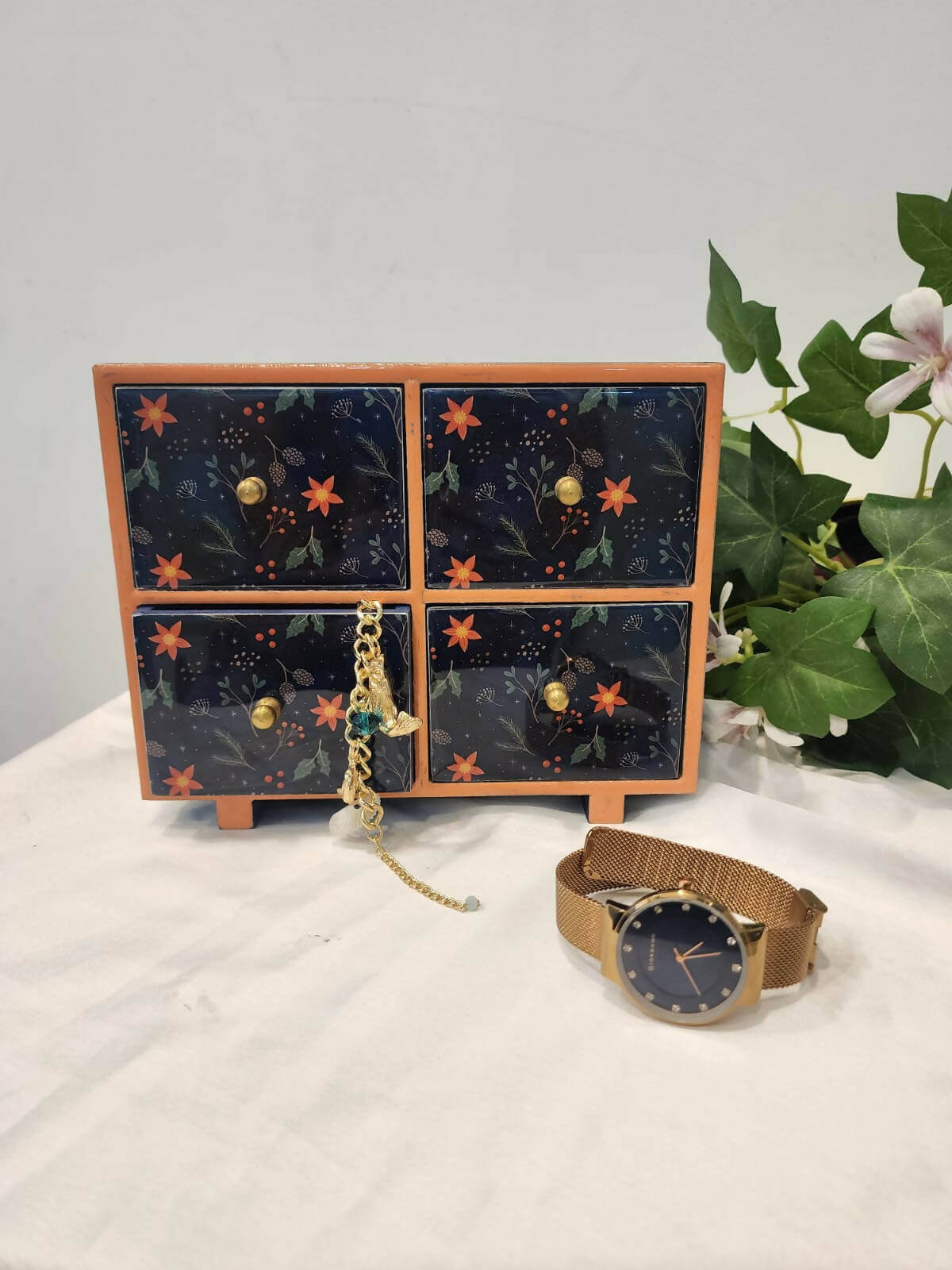 Mini Drawers in dark blue design