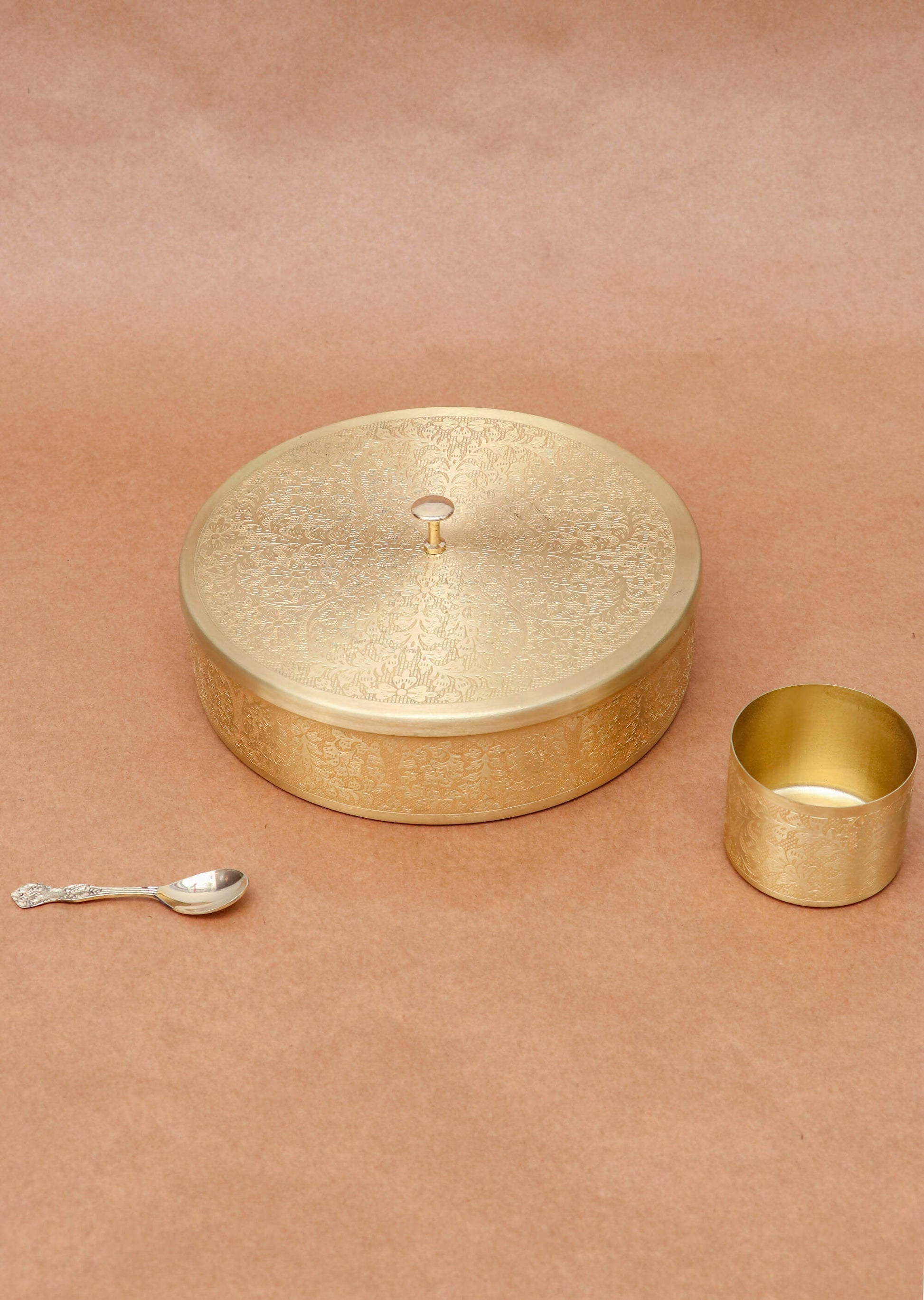Brass Spice Container with Embossed Lid 7 Compartments and 1 Spoon