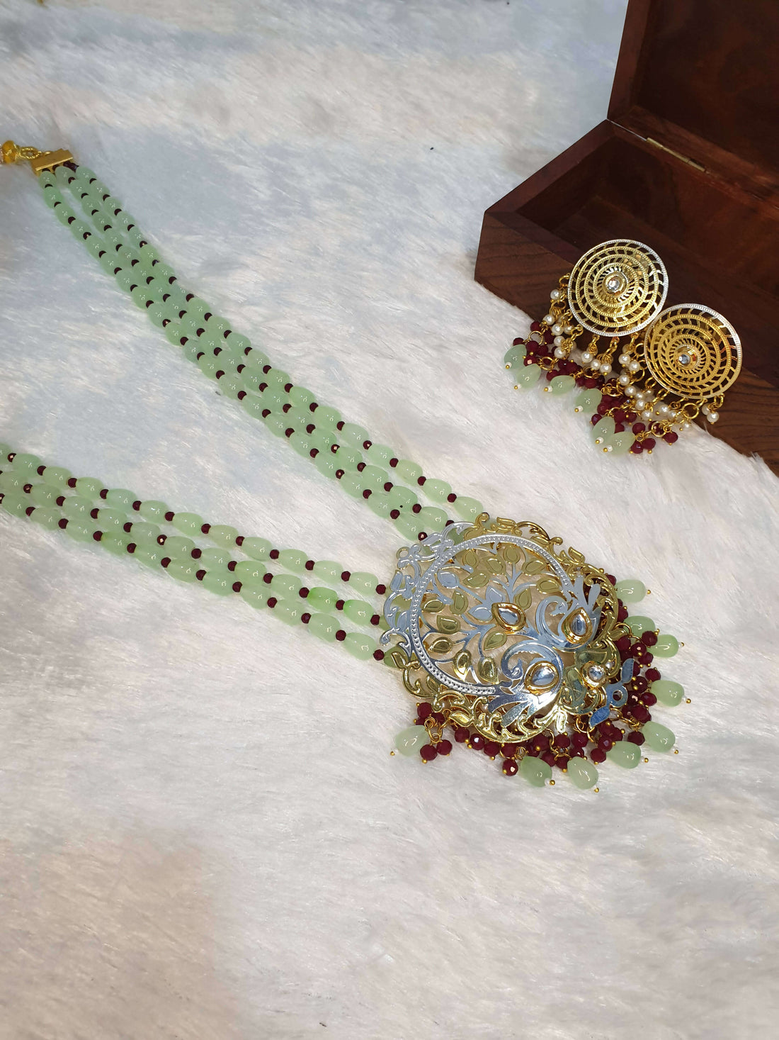 Pearl Necklace with Laxmi Pendant (Green)