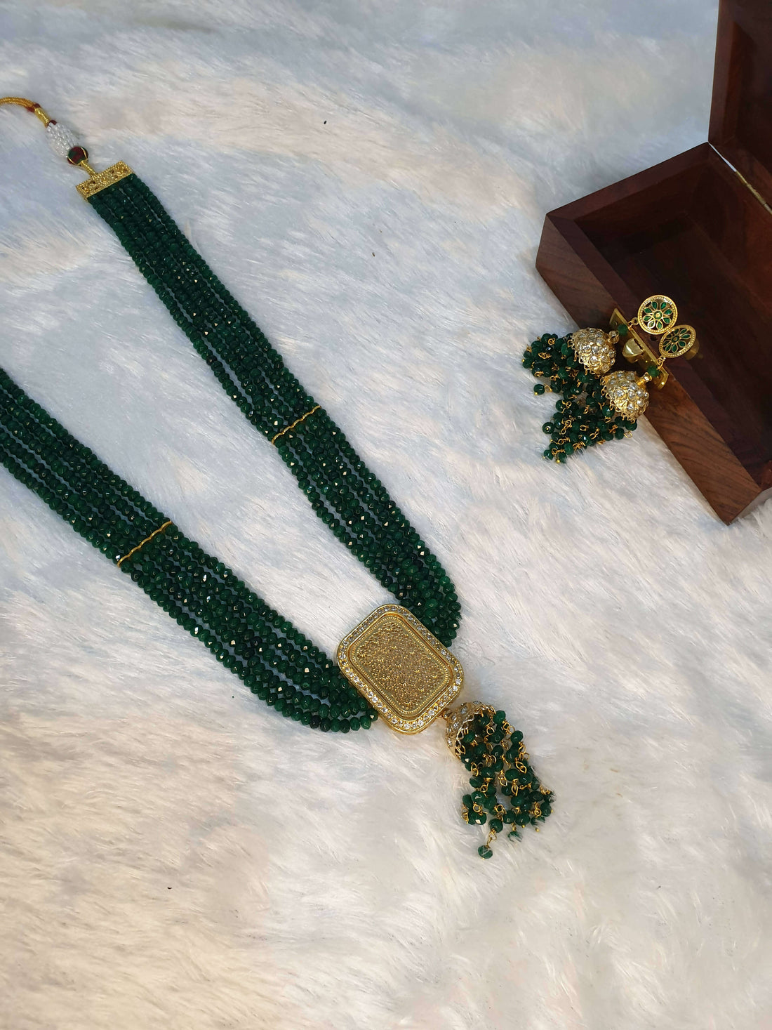 Stone Mala Necklace with Intricately Designed Filigree Pendant