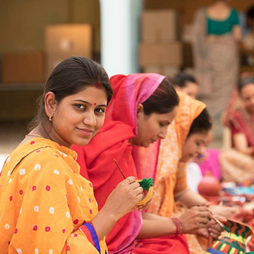 From Artisans to Entrepreneurs: Women-Led Handmade Businesses Reshaping the World of Craftsmanship