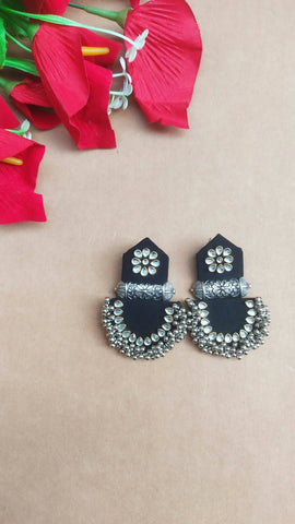 Black and silver heavy earrings Wemy Store