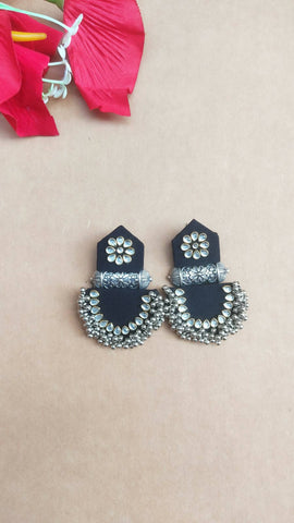 Black and silver heavy earrings Wemy Store