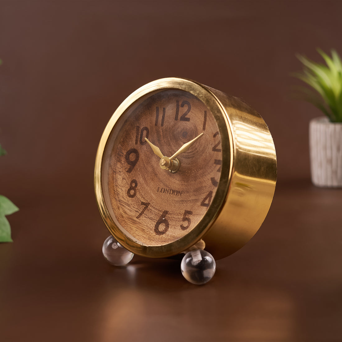 Round Antique-Look Table Clock with Wooden Dial and Brass Case - Timeless Elegance for Your Space