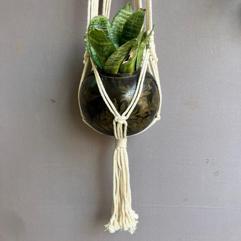 Handcrafted Macramé 'Blooming Flower' Plant Hanger Wemy Store