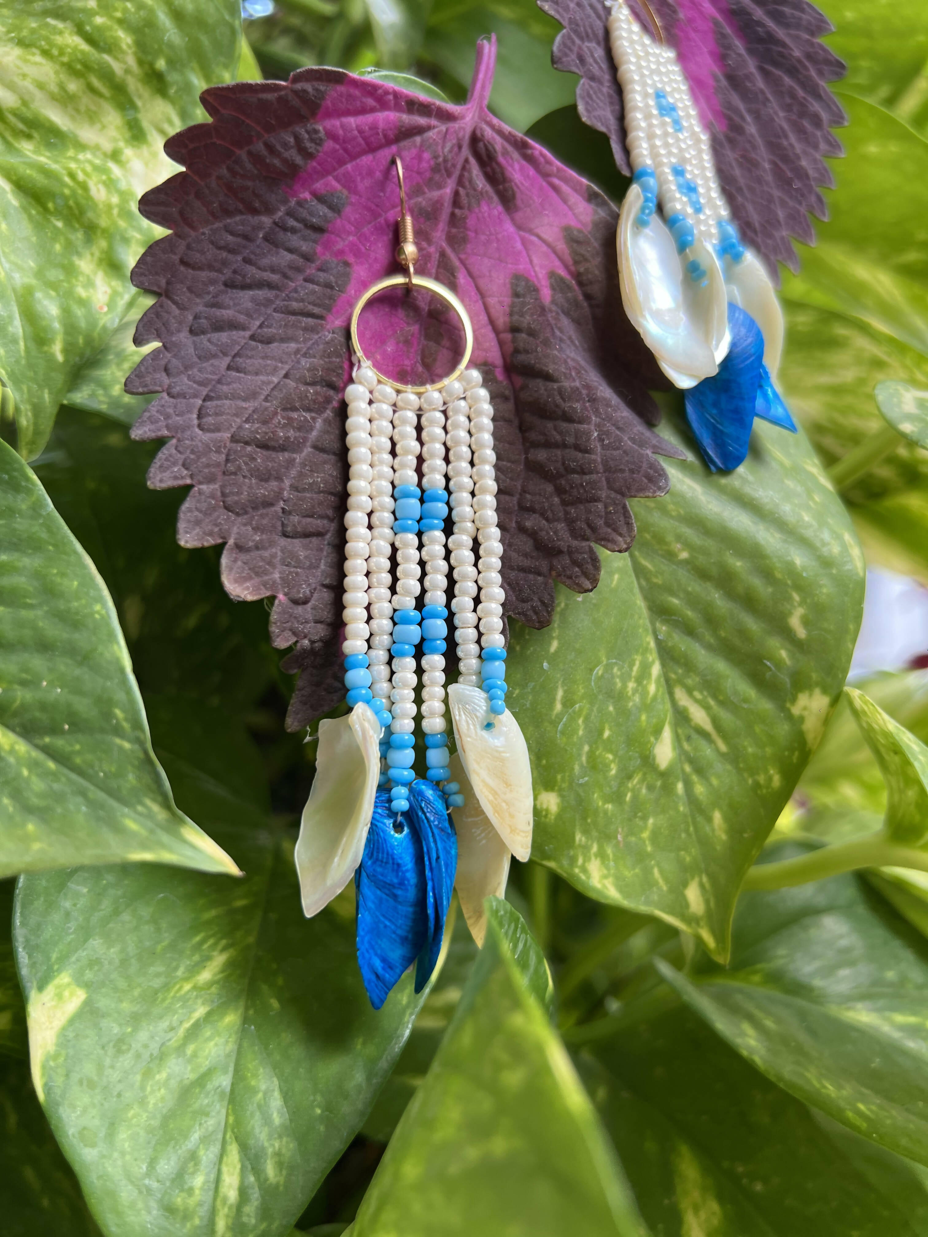Handmade beaded earrings(blue,white) Wemy Store