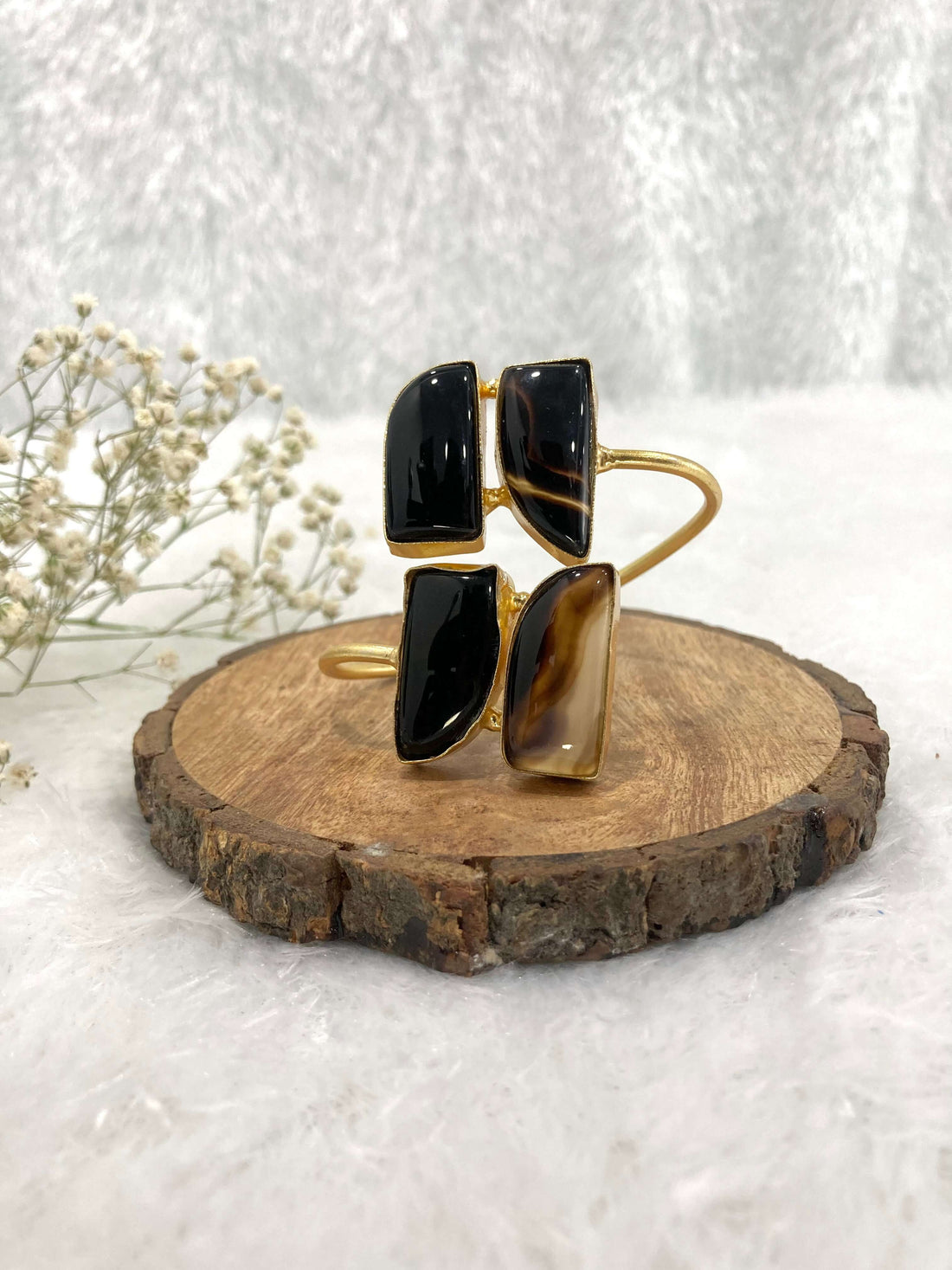 Zaariya 4 Stone adjustable cuff