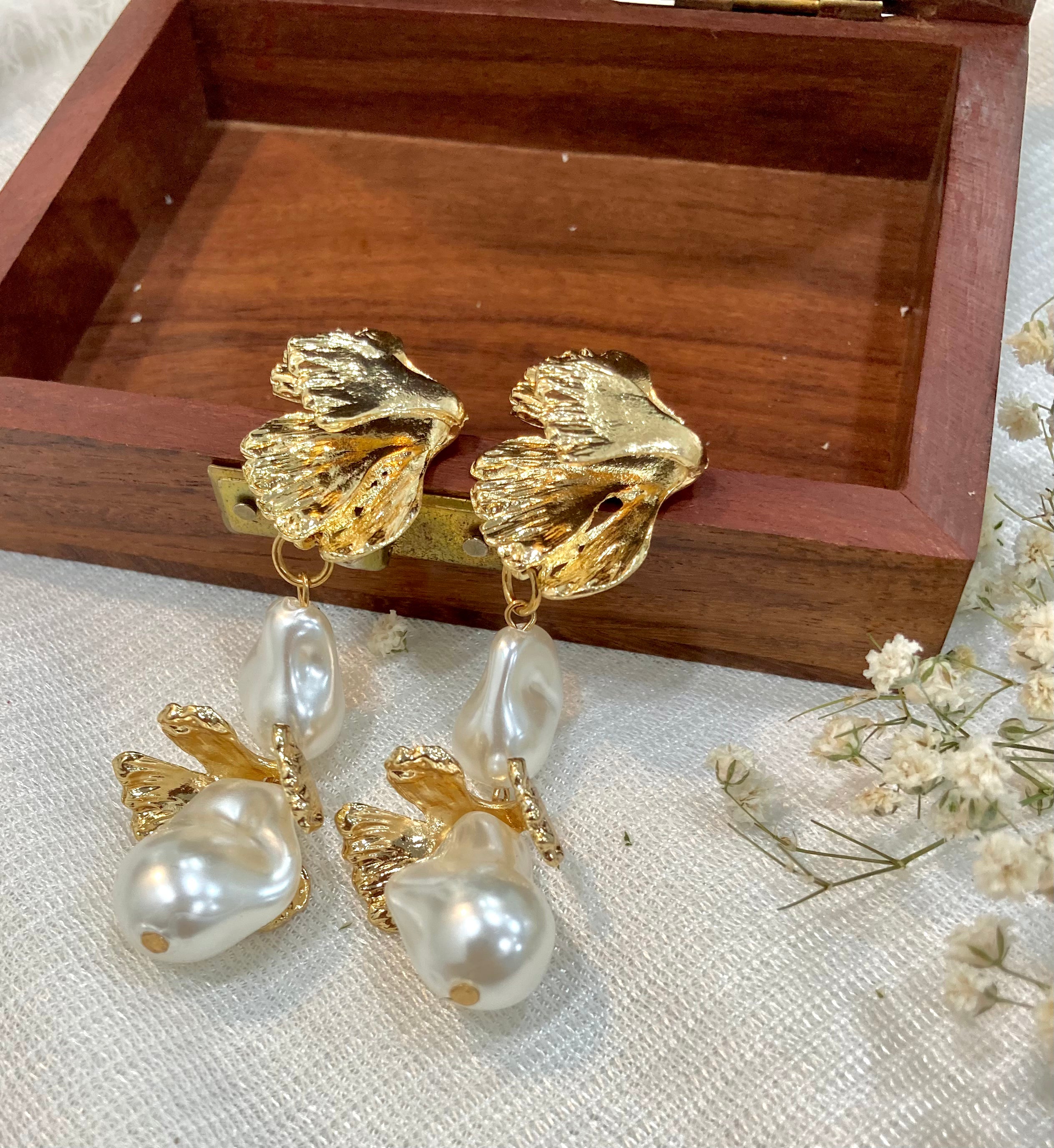 Zaariya Petite Pearl Earrings with golden adornments