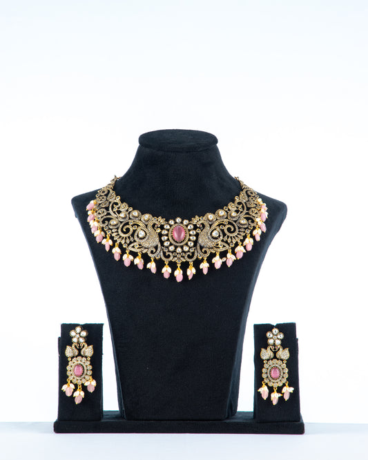 Zaariya Victorian necklace (pastel pink)