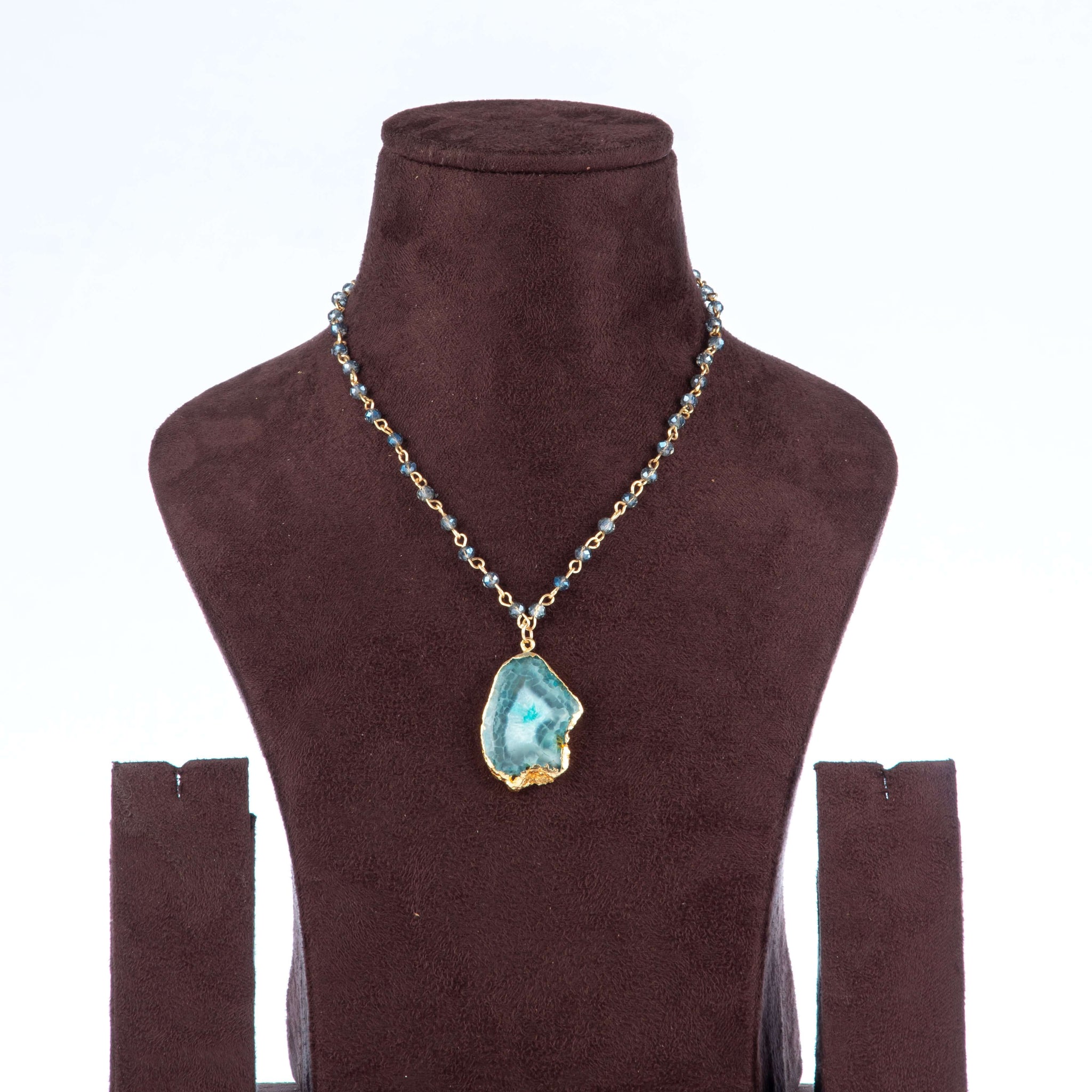 Full beaded agate pendant necklace