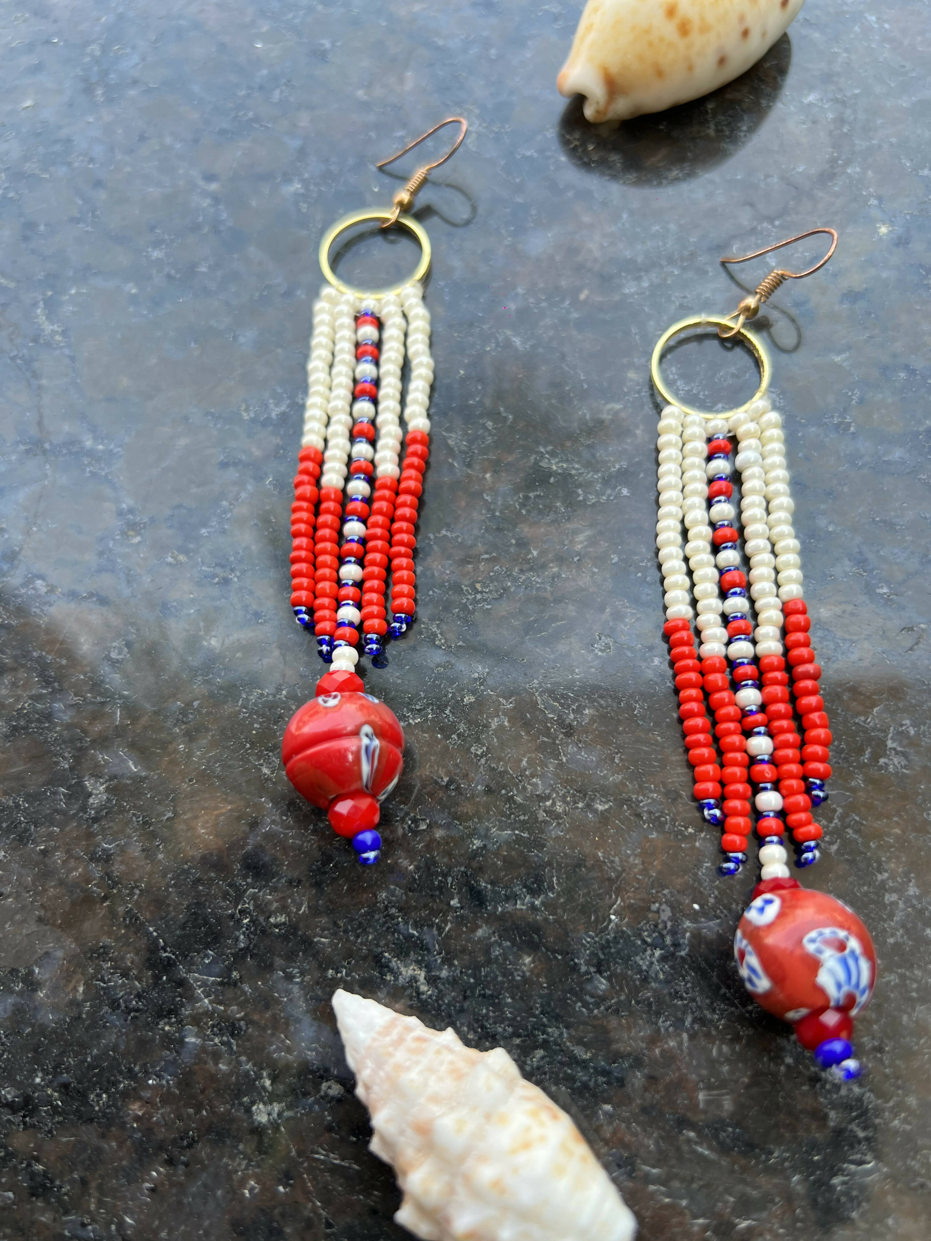 handmade beaded earrings(red,white) Wemy Store