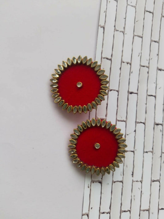 Rainvas Red stud earrings with kundan border