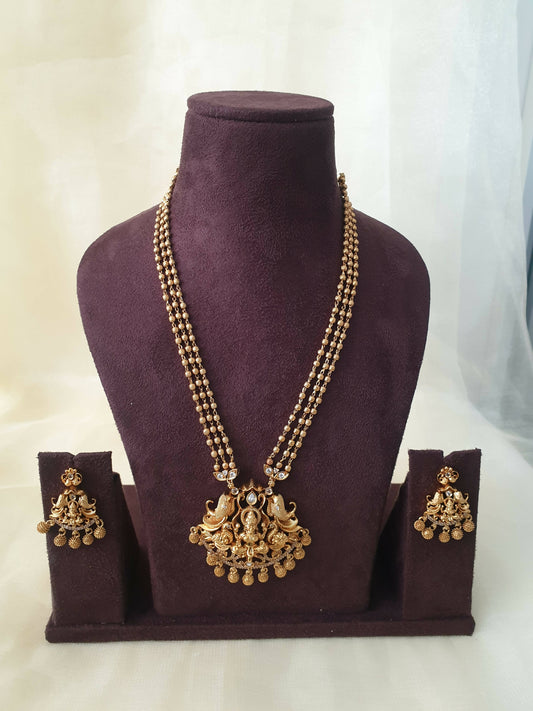 Zaariya Goddess Lakshmi Premium Pearl Mala Pendent Set
