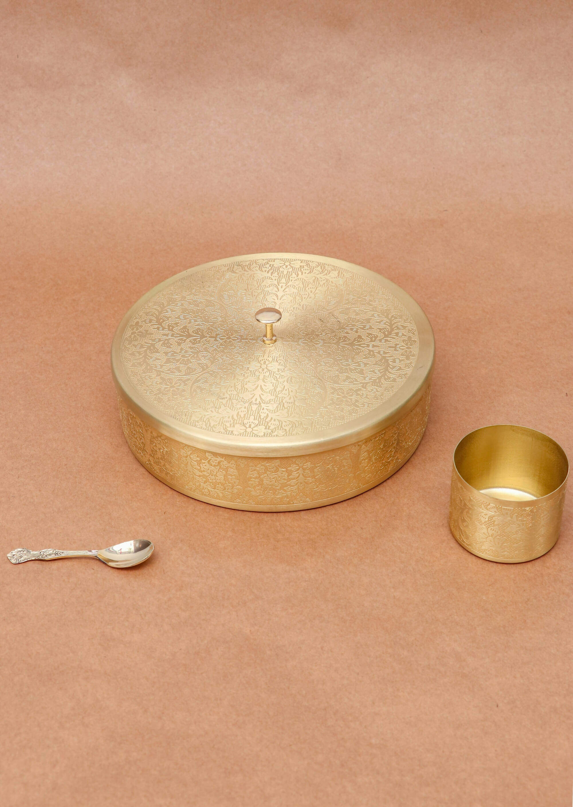 House of Wemy Golden Spice Container with Embossed Lid 7 Compartments and 1 Spoon