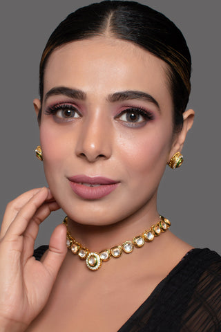 Handcrafted Kundan studded necklace with earring
