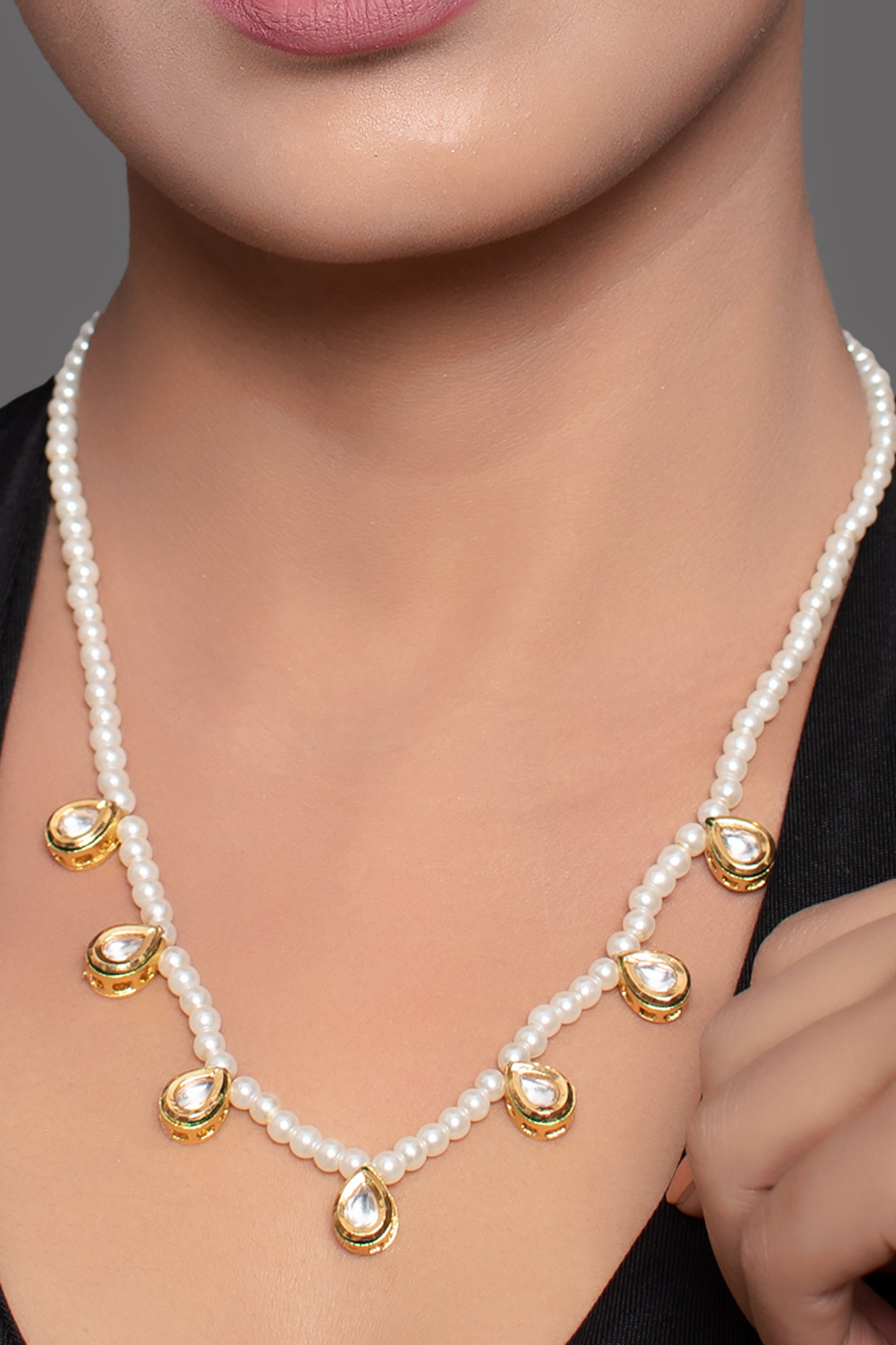 Pearl beaded kundan embellished necklace