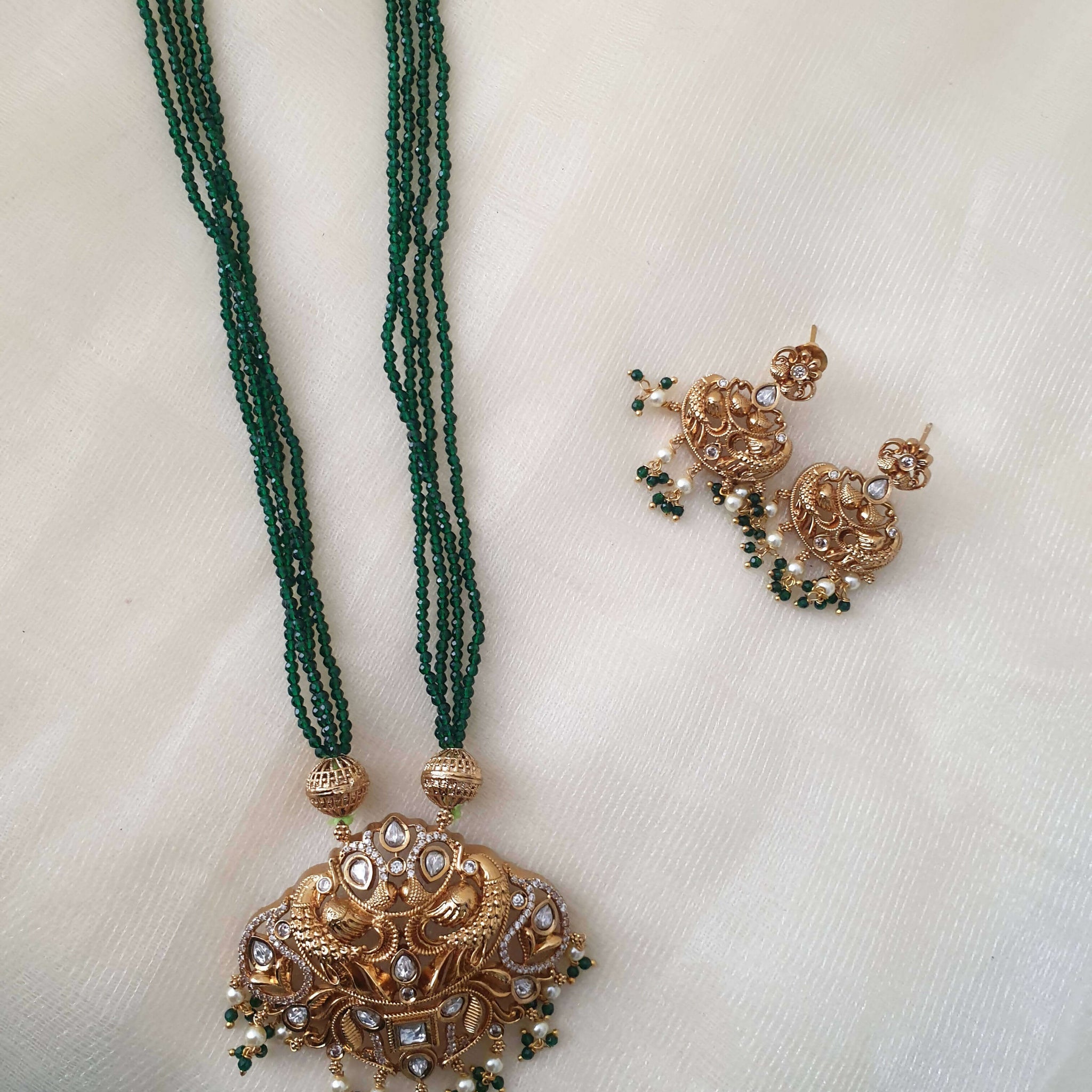 Zaariya Green beaded mala pendant set