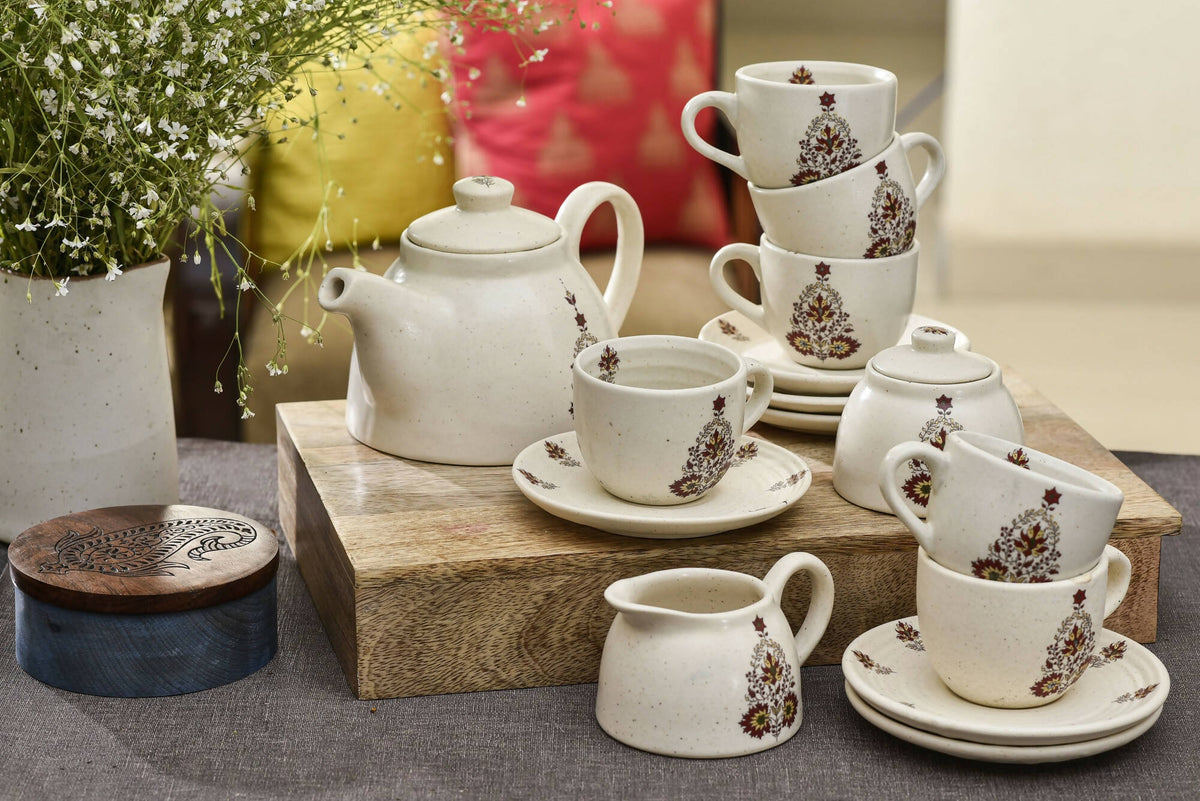 The Royal Gardenia Handcrafted stoneware Ceramic Kettle Set