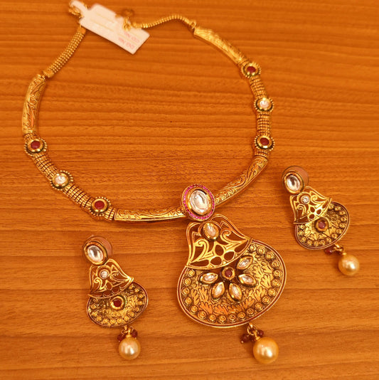 ANTIQUE GOLD LOOK RUBY STUDDED HASLI NECKLACE SET