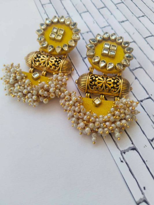 Rainvas Yellow kundan and beads jhumka